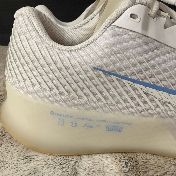 NIKE Men’s Air Zoom Vapor 11 in White DR6966-107 Size US 9 - Picture 6 of 15